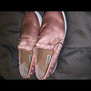 Steve Madden pink and pearl shoes